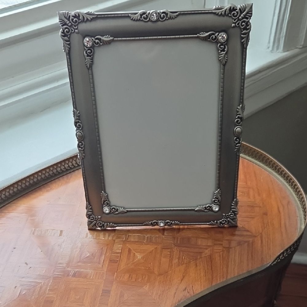 Elegant Silver Photo Frame